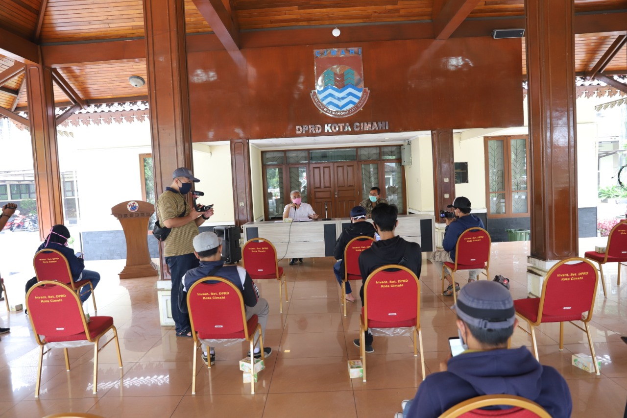 DPRD Cimahi Sepakat Alokasikan Anggaran Rp 20,3 Miliar untuk Covid-19, Ini Rinciannya! DPRD Cimahi Sepakat Alokasikan Anggaran Rp 20,3 Miliar untuk Covid-19, Ini Rinciannya!