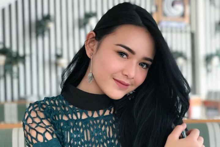 Amanda Manopo Jalani Ibadah Paskah di Rumah