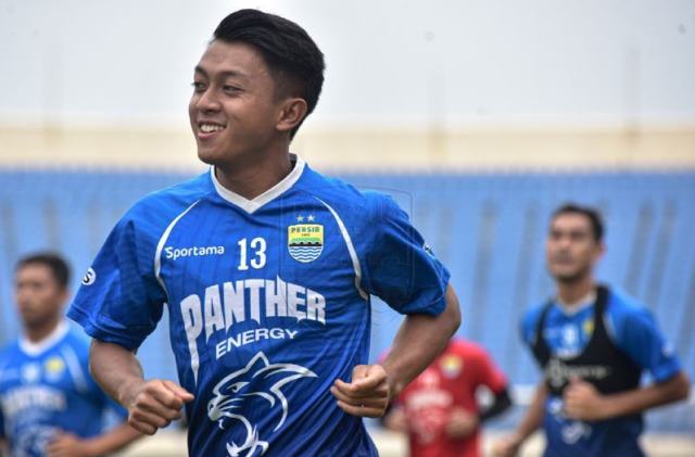 Bow Jadi Pemain Termahal Kedua