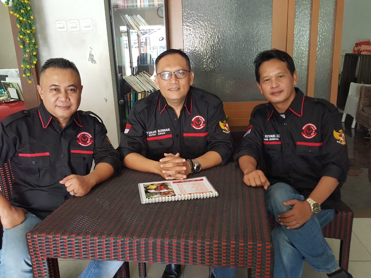 Baladhika Adhiyaksa Minta Alihkan Dana Desa untuk Bantuan Langsung ke Masyarakat Baladhika Adhiyaksa Minta Alihkan Dana Desa untuk Bantuan Langsung ke Masyarakat