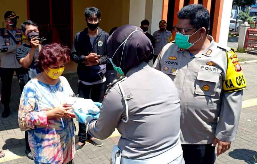 Siapkan 500 Bungkus Per Hari, Polres Cimahi dan Kodim 06/09 Buka Dapur Umum