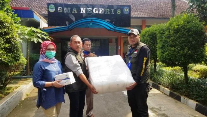 SMAN 8 Bandung Sumbang 200 APD SMAN 8 Bandung Sumbang 200 APD