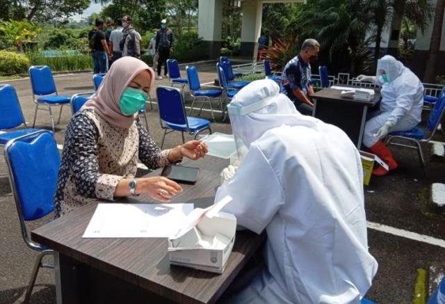 Semua Pejabat Esalon Dua Negatif Covid-19