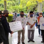 BAZNAS Jabar Salurkan Rp 200 Juta untuk Dapur Umum Gerakan Nasi Bungkus