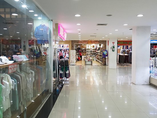73 Mall di Jabar Tutup, 150.000 Karyawan Terancam PHK
