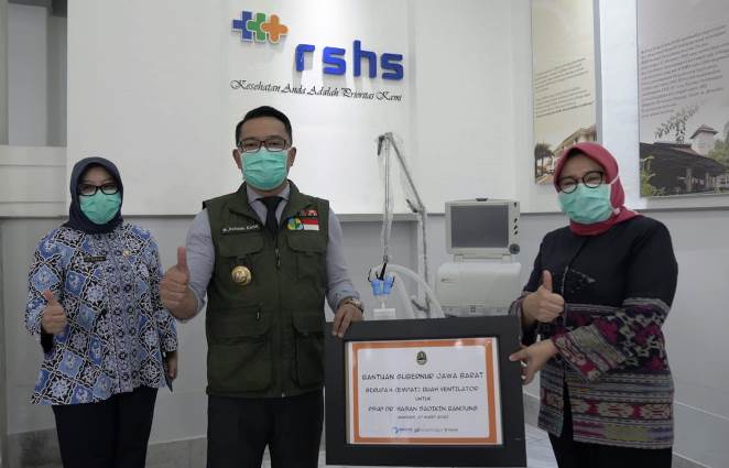 Gubernur Ridwan Kamil Serahkan Empat Ventilator ke RSHS