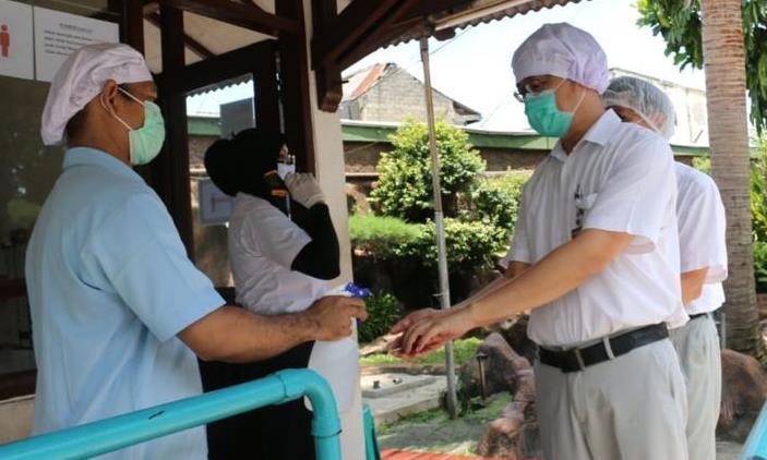 Pasar Tutup, Industri Jalan Terus Pasar Tutup, Industri Jalan Terus