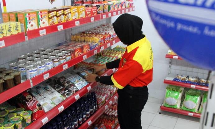 Pengusaha Minimarket Tabrak Aturan Pengusaha Minimarket Tabrak Aturan