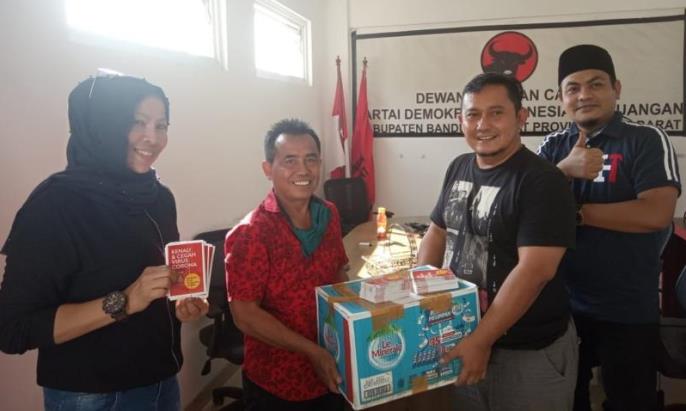 Perangi Korona, PDIP Bagikan 20 Ribu Hand Sanitizer