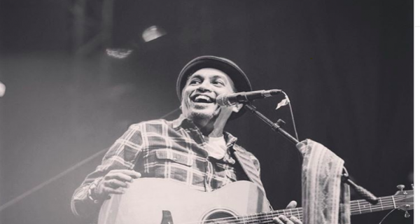 Prosesi Pemakaman Glenn Fredly Akan Tertutup