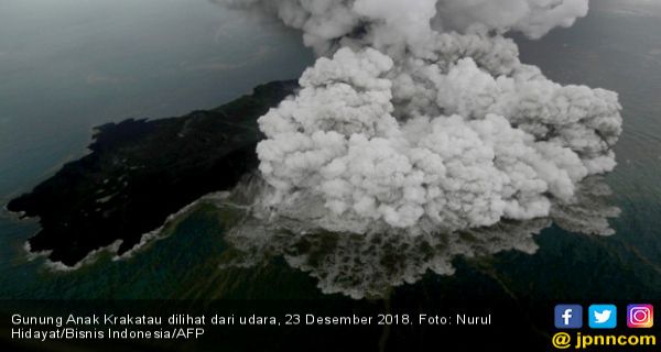 Terdengar Dentuman Keras di Jakarta, Heboh Disangka Letusan Anak Krakatau Terdengar Dentuman Keras di Jakarta, Heboh Disangka Letusan Anak Krakatau