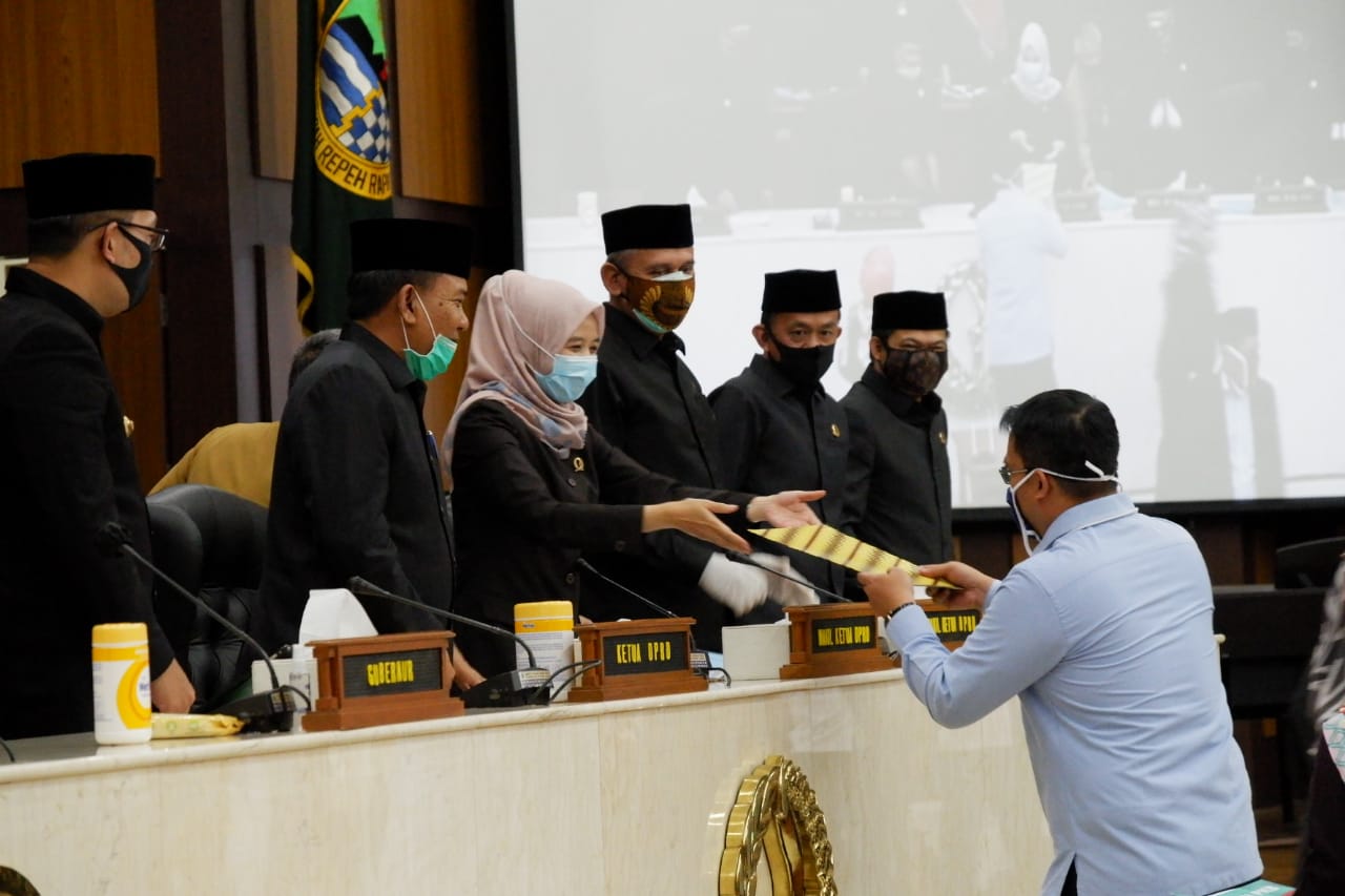 DPRD Jabar Setujui 5 Raperda Usulan Gubernur untuk Dijadikan Perda