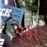 Diduga Limbah B3, Warga Cipatat Heboh Temukan Belasan Drum Bekas dengan Bau Menyengat