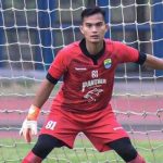 Obati Rindu, Kiper Persib Lakukan VC dengan Keluarga