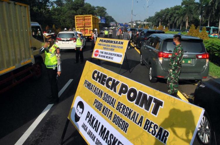 Pengendara Disanksi Putar Balik, Karena Langgar Aturan PSBB