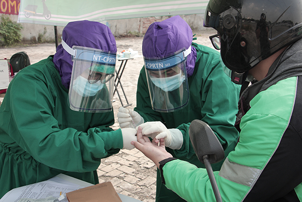 Rapid Test Gratis 5.000 Tenaga Kesehatan dan Driver Ojol Rapid Test Gratis 5.000 Tenaga Kesehatan dan Driver Ojol