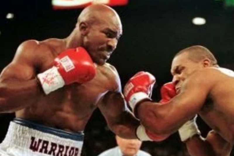 Evander Holyfield Siap Tarung Ulang dengan Mike Tyson
