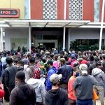 Pembagian BLT di Kantor POS, Banyak Warga yang Abaikan Protokol Kesehatan