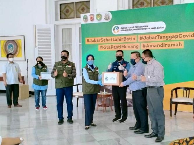 Dukung Debitur Kredit Mesra, bank bjb Serahkan Bantuan Masker Guna Cegah Covid-19