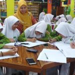 Wali Kota Depok, Mohammad Idris mengharapkan pengawas sekolah untuk komitmen dan konsisten dalam melakukan pengawasan terhadap sekolah.