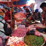 Pasar Tradisional Masih Tetap Diserbu Konsumen