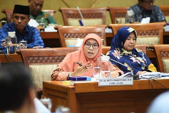 Kebijakan Pemerintah Dinilai Ugal-ugalan dan Tidak Konsisten Tangani Wabah Pandemi COVID-19