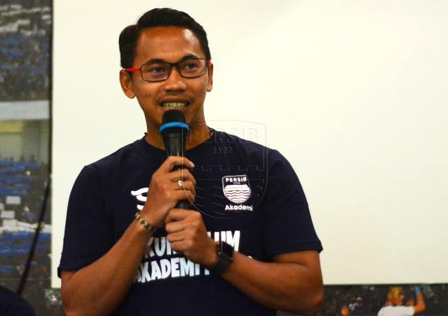 Persib U-18 Memaksimalkan Ramadan dengan Baca Kitab Suci