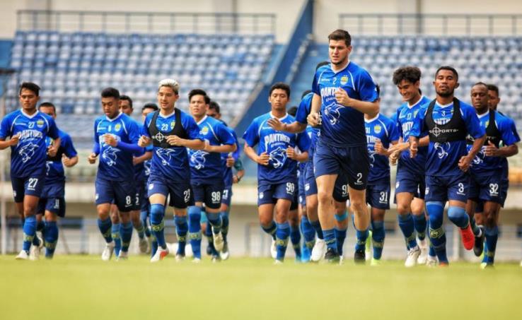 Skuat Persib Rindu Lapangan Hijau