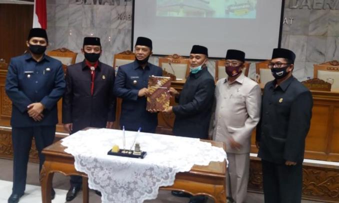 DPRD Terima LKPj Bupati