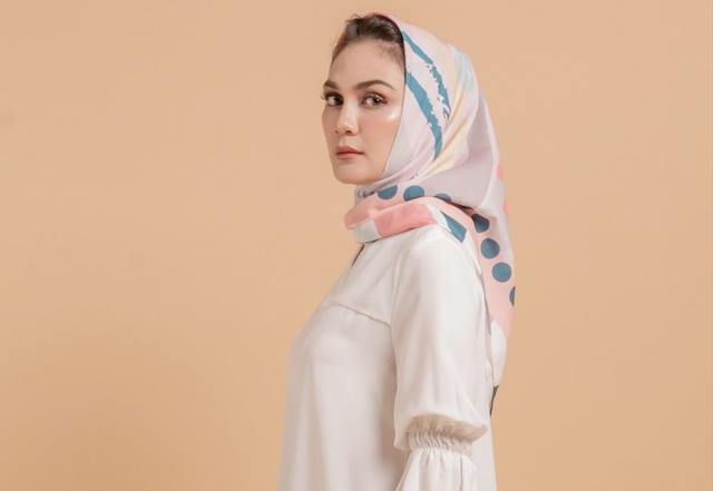 Luna Maya Mulai Galau