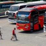 Kendaraan Bus yang dipersiapkan untuk transportasi mudik sedang menunggu penumpang di Terminal Cicaheum (Foto: Dok Jabarekspres.com)