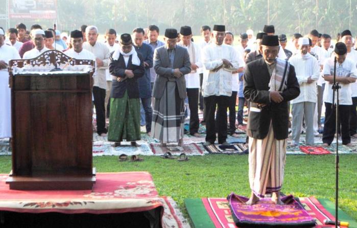 MUI Jabar Imbau Salat Idul Fitri di Rumah