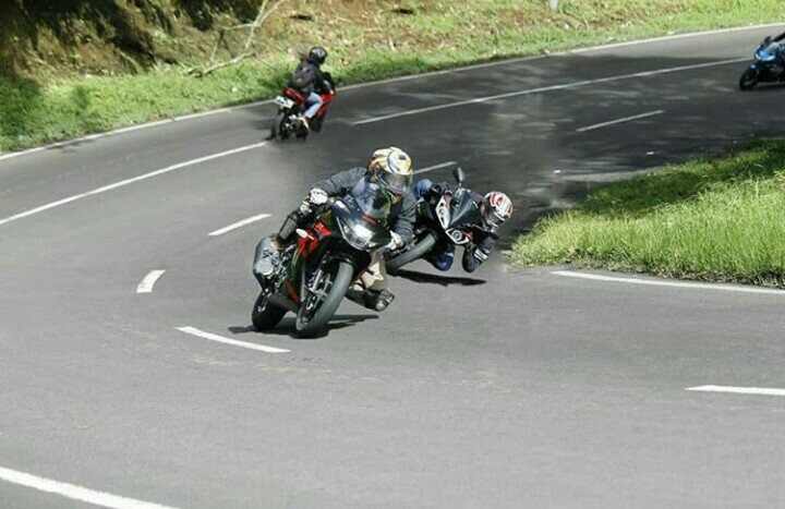 Warga Resah, Jalan Raya Lembang Dijadikan Sunmori dan Cornering Oleh Komunitas Motor