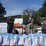 PLN Salurkan Bantuan 750 Paket Sembako untuk Warga Bandung