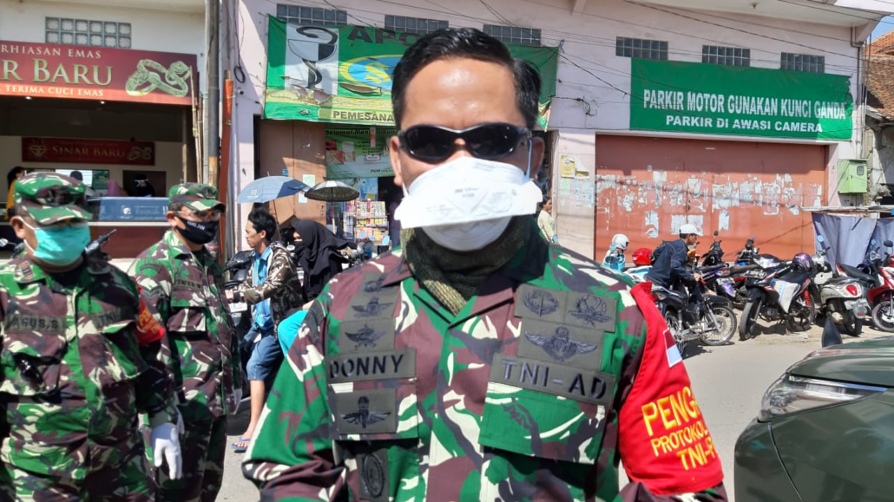 Untuk Disiplinkan Warga, Kodim 0624 Tempatkan 10 Anggota TNI di Setiap Pasar dan Mall