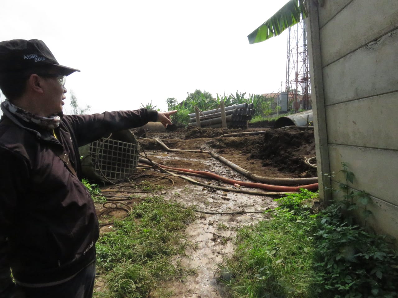 Dampak Proyek KCIC Rumah Milik Warga Desa Cilame Mengalami Kerusakan