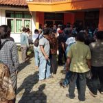 Kecewa dengan Kinerja KPU Indramayu Pendukung Toto-Deis Ngamuk