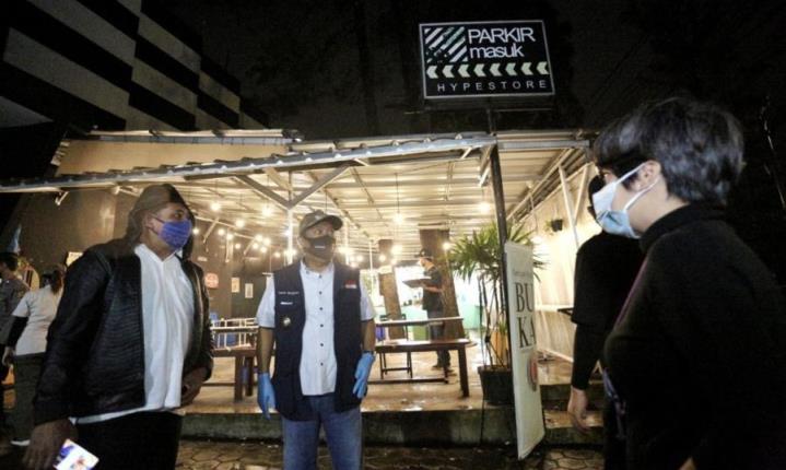 Langgar Aturan, Gugus Tugas Segel Dua Kafe