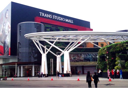 Situasi Trans Studio Mal di Kota Bandung terlihat sepi selama masa Pandemi