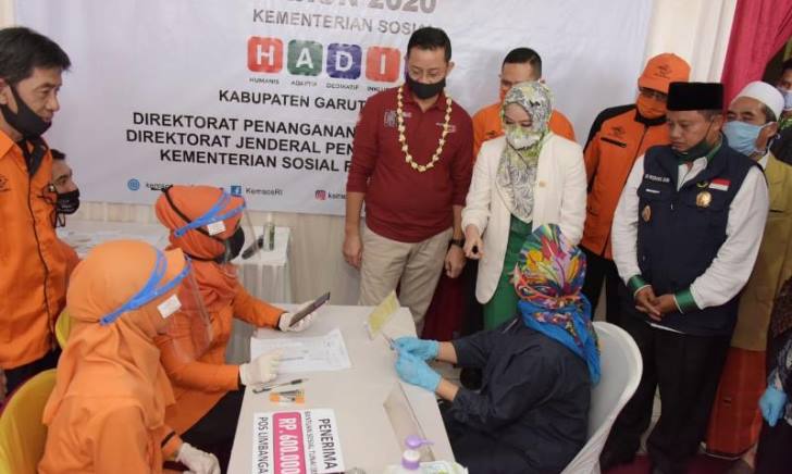 Wagub Tinjau Penyaluran Bansos Pusat