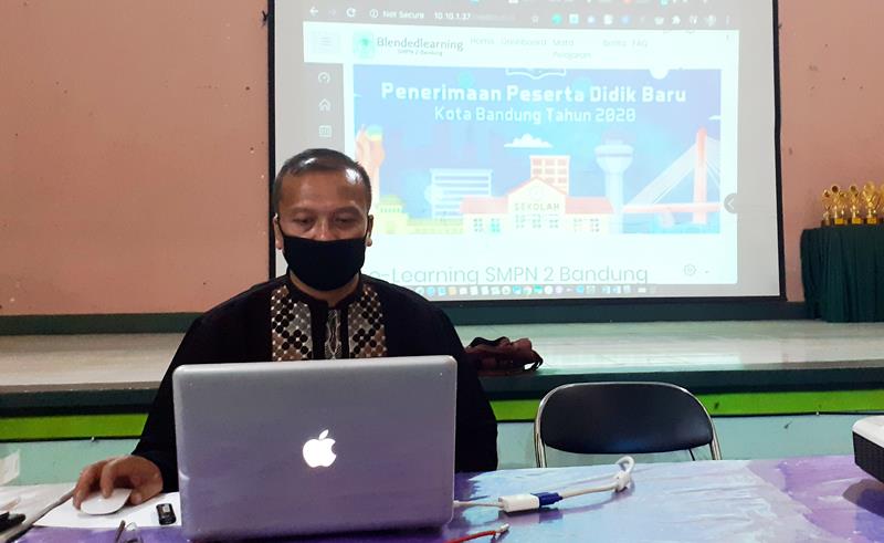 SMPN 2 Bandung Terapkan Aplikasi Moodle