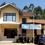 Kades Desa Mekarsari Bantu Warganya yang Terjerat Hutang ke Bank Emok