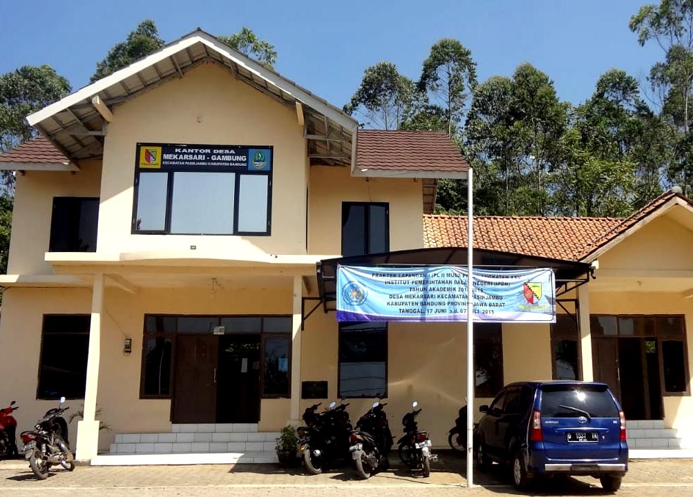 Kades Desa Mekarsari Bantu Warganya yang Terjerat Hutang ke Bank Emok