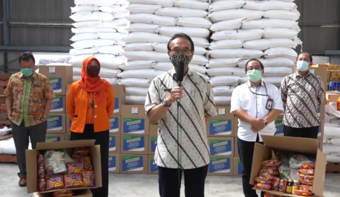 Klaim Penyaluran Bansos Hampir Satu Juta Paket Klaim Penyaluran Bansos Hampir Satu Juta Paket