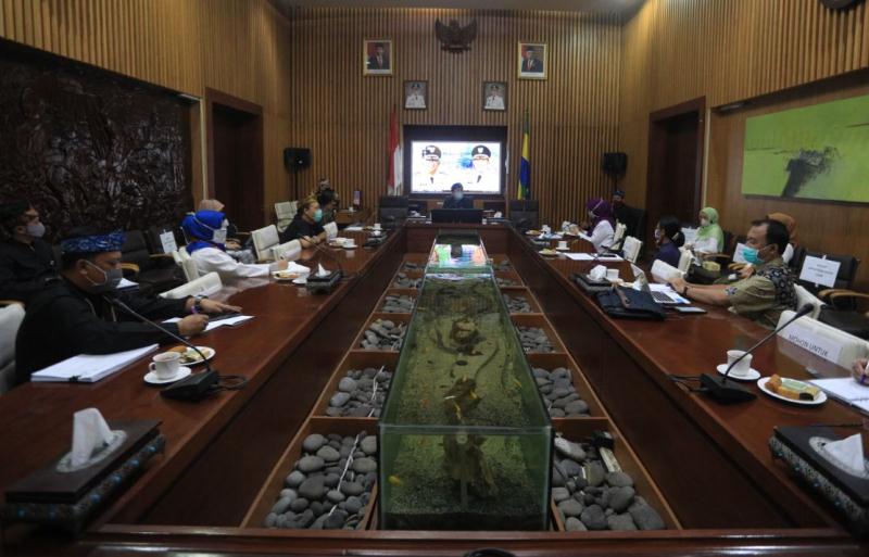 Rekomendasi Akademisi Unpad : Pemkot Bandung Lakukan Tes Lebih Masif
