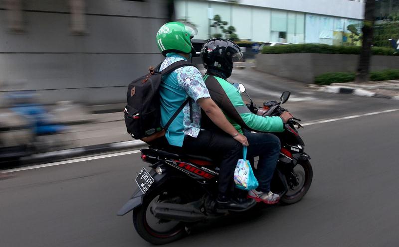Pemberlakuan AKB : Ojek oline Bisa Angkut Penumpang Pemberlakuan AKB : Ojek oline Bisa Angkut Penumpang