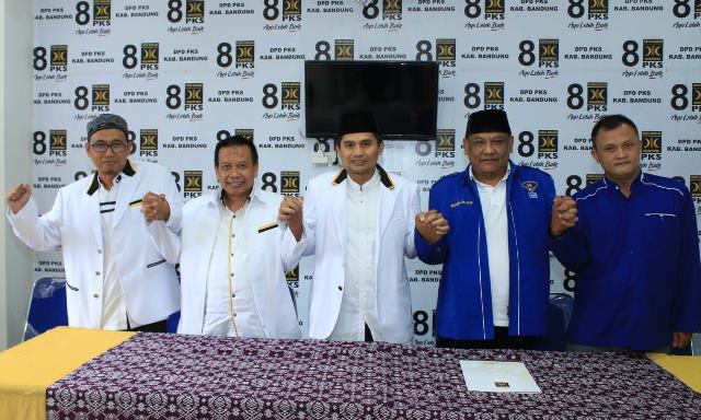 Gun Gun Ketemu Petinggi Demokrat, Kriteria Apa yang Diajukan Sebagai Pendamping? Gun Gun Ketemu Petinggi Demokrat, Kriteria Apa yang Diajukan Sebagai Pendamping?