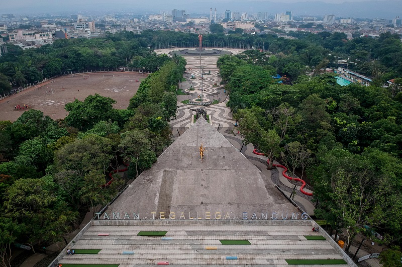 Eks Sekda Kota Bandung Edi Siswadi Disebut Saksi Ikut Punya Peran dalam Pengadaan Lahan RTH Eks Sekda Kota Bandung Edi Siswadi Disebut Saksi Ikut Punya Peran dalam Pengadaan Lahan RTH
