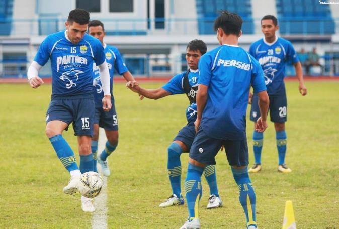 Buntut Perpanjangan Masa PSBB, Robert Tunda Latihan Normal