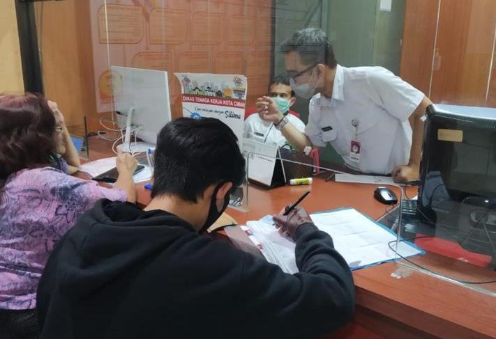 Lulusan Sekolah Diklaim Tingkatkan Pemohon Kartu Kuning
